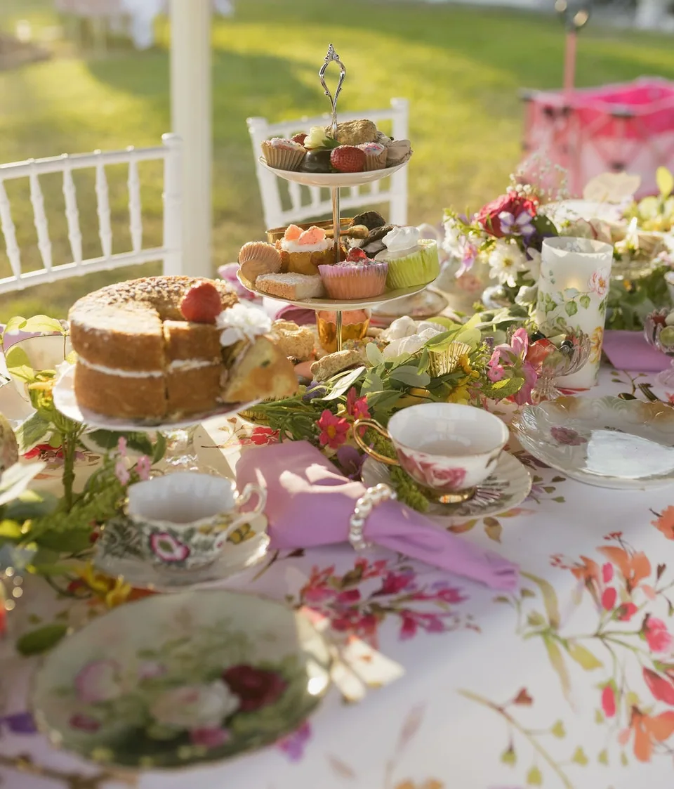 The finishing touches for tea